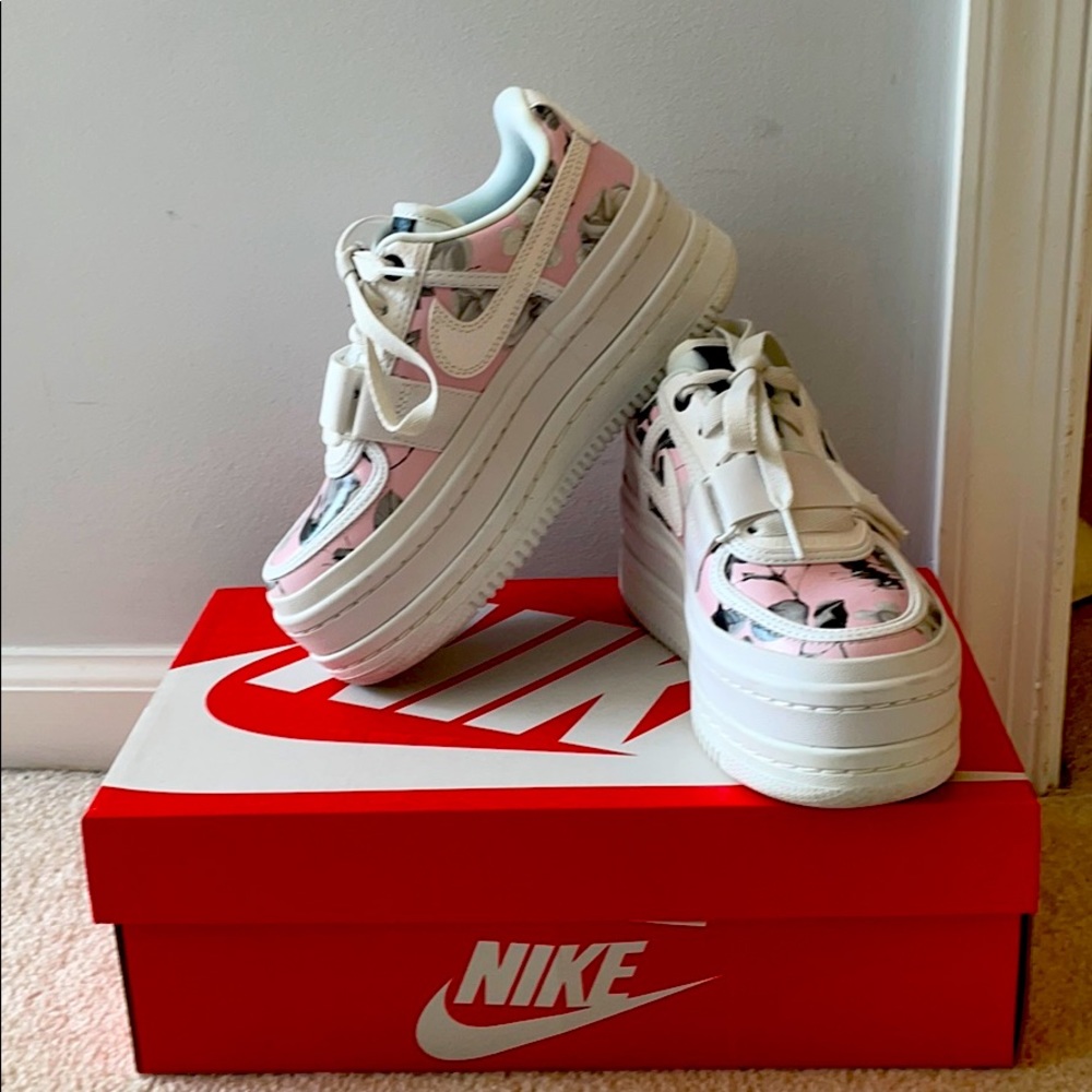 Nike Women’s Vandal 2K LX Flower